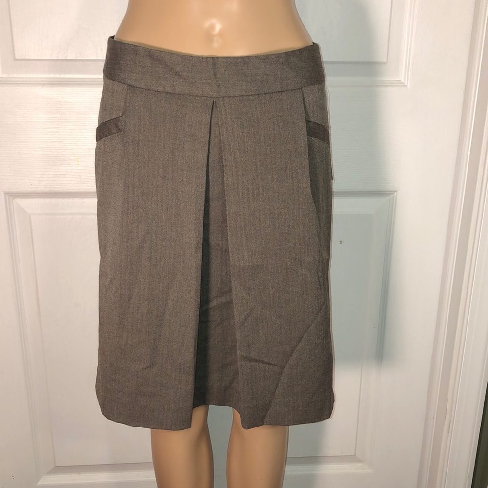 Old Navy Brown Skirt. NWT. 2